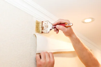 Pose de papier peint à la Motte-Saint-Martin — revêtements muraux et toiles de verre